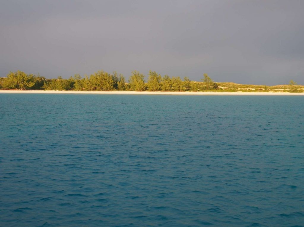 Cambridge Cay to Black Point- 2017 Feb